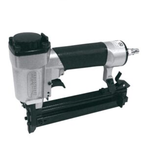 Makita AF301 Pneumatic Brad Nailer